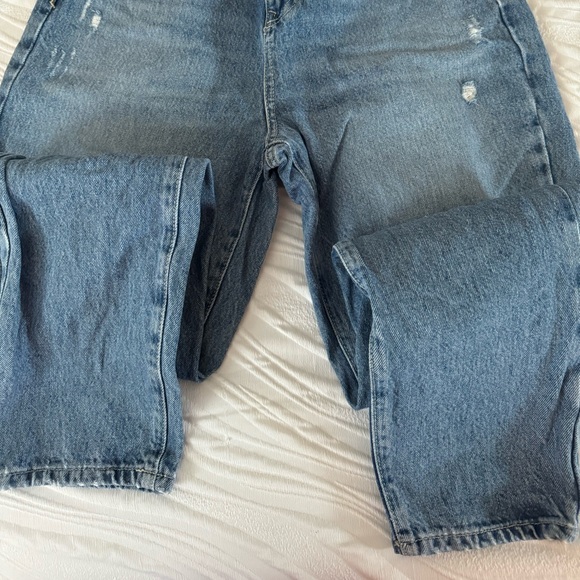 Zara Straight Mom Jeans - Picture 5 of 5